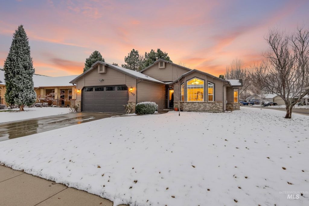 Photo of 5655 S Hollyhock Place, Boise, ID 83716 (MLS # 98975373)