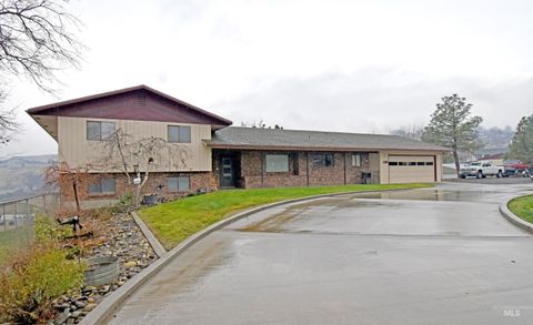 Photo of 1045 Post Lane, Clarkston, WA 99403 (MLS # 98969211)