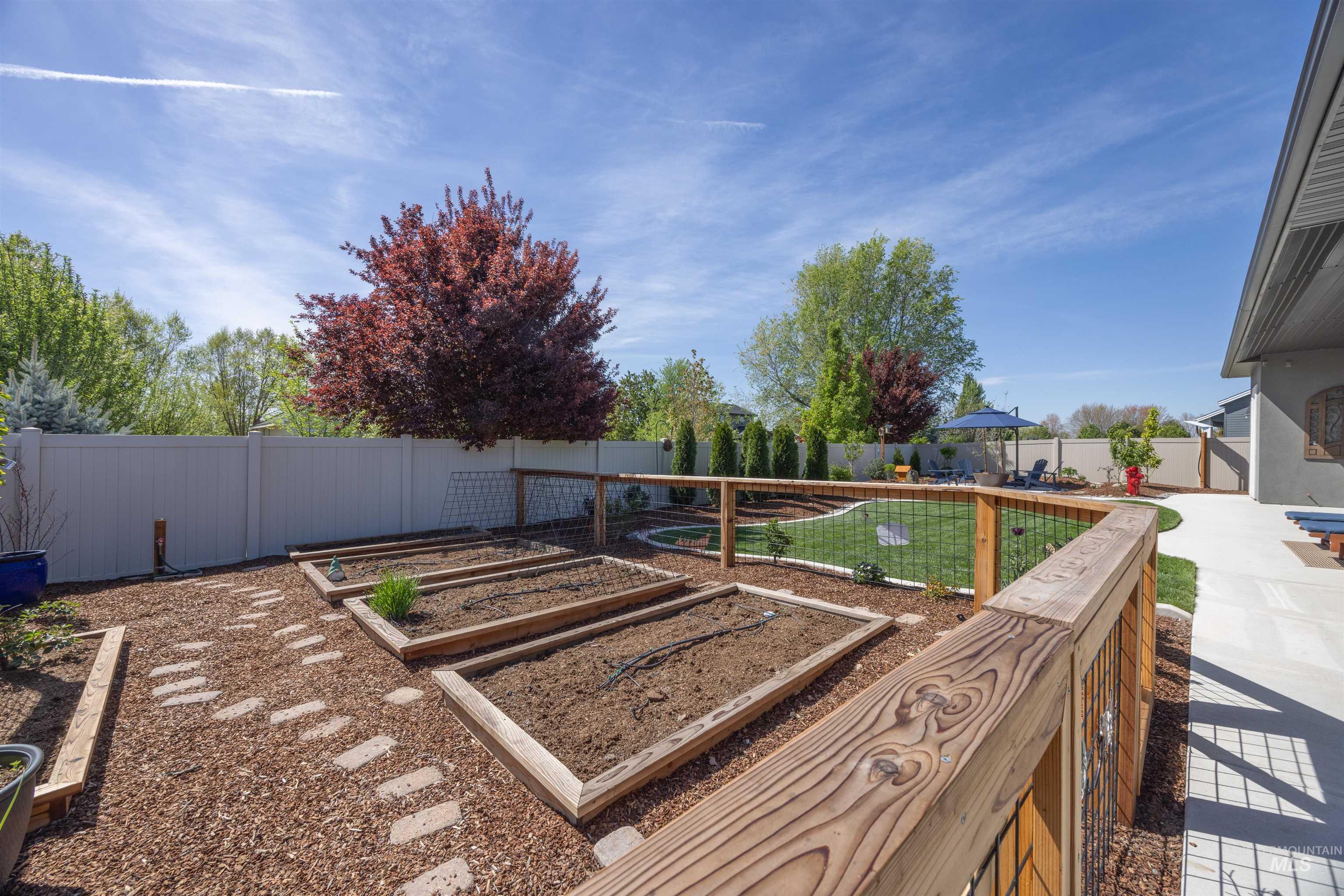 241 W Moray