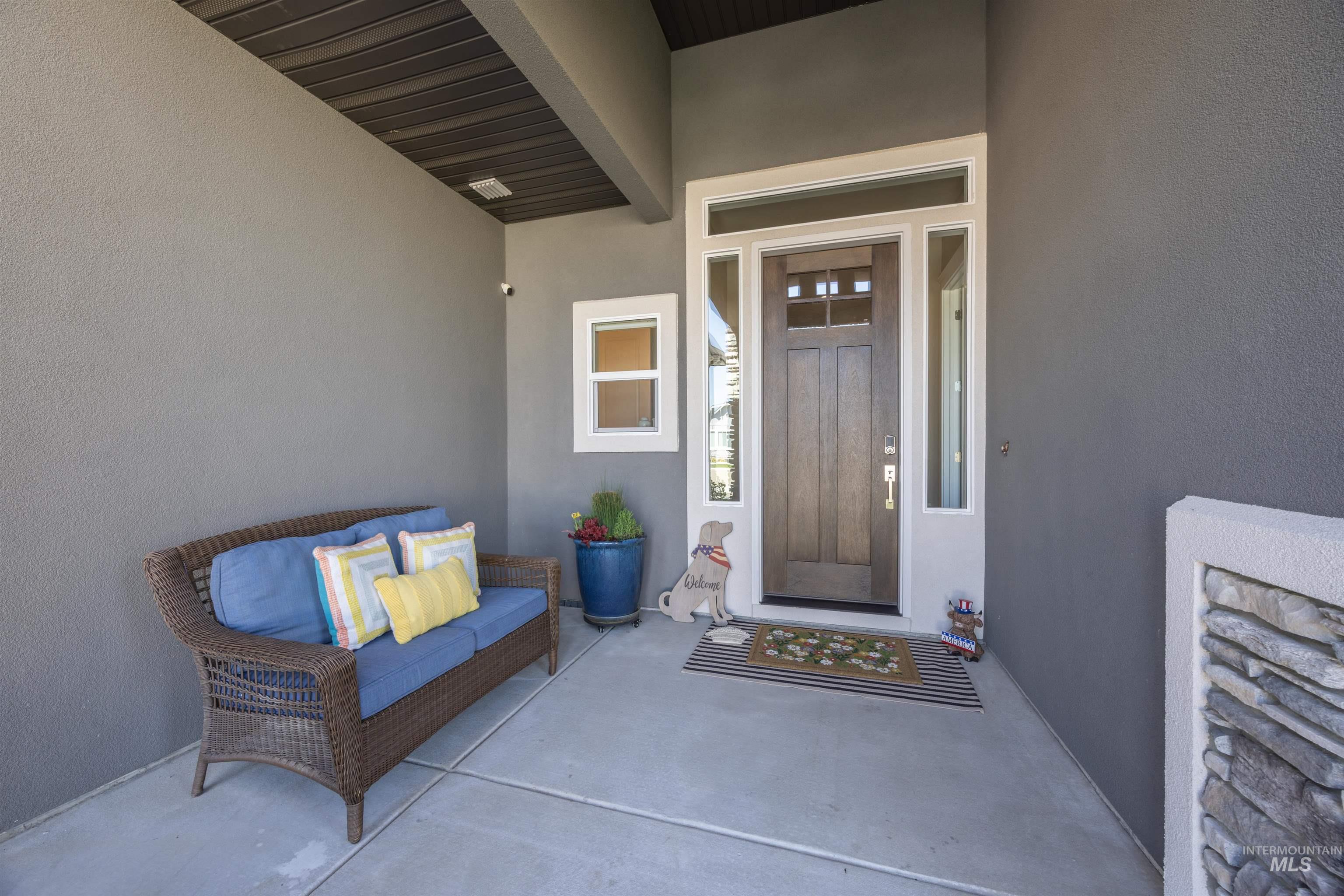 241 W Moray