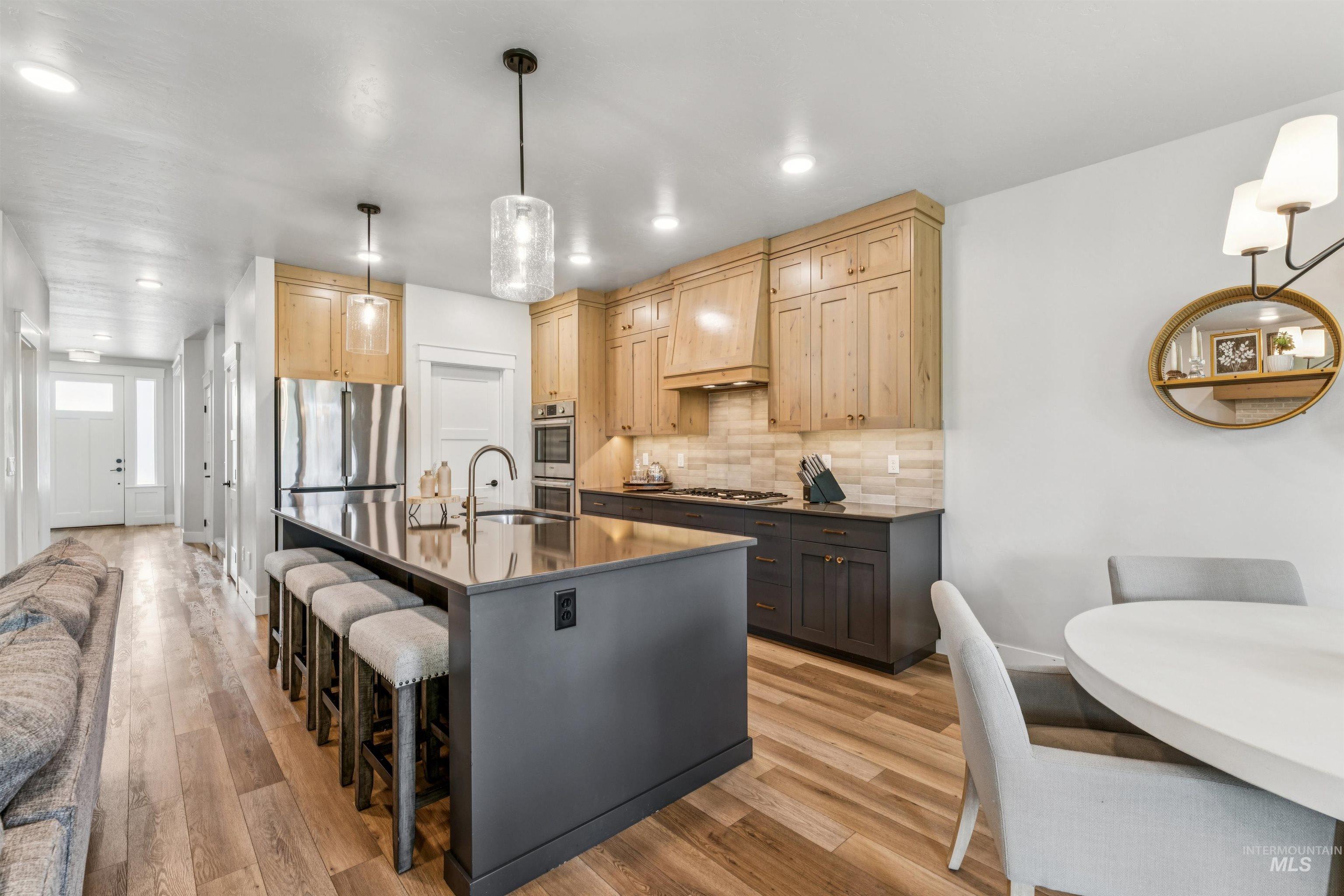 506 S Steephead Lane