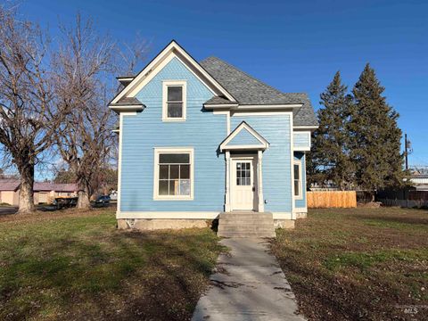 Photo of 308 E Park Street, Weiser, ID 83672 (MLS # 98970043)