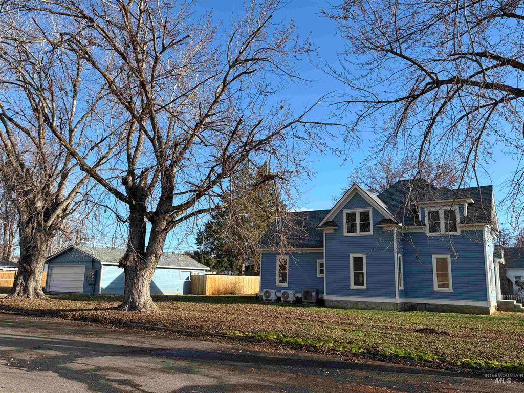 Photo of 308 E Park Street, Weiser, ID 83672 (MLS # 98970043)