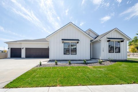 Photo of 8191 E Cool River Lp, Nampa, ID 83687 (MLS # 98979907)