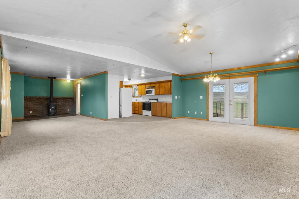 Photo of 512 E Black Canyon Hwy, Emmett, ID 83617 (MLS # 98975928)