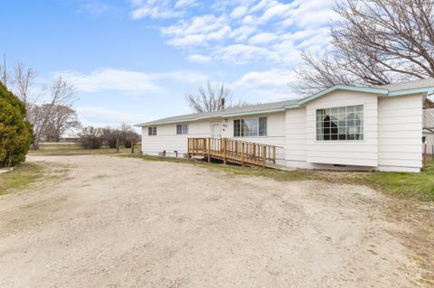 Photo of 512 E Black Canyon Hwy, Emmett, ID 83617 (MLS # 98975928)