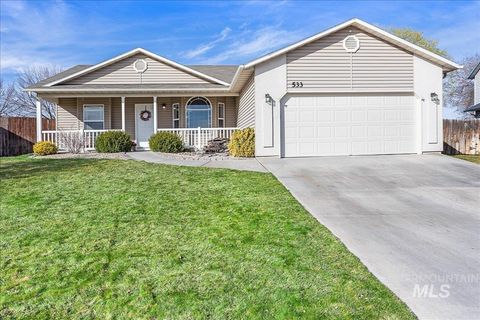 Photo of 533 W Palmer Dr, Nampa, ID 83686 (MLS # 98978690)