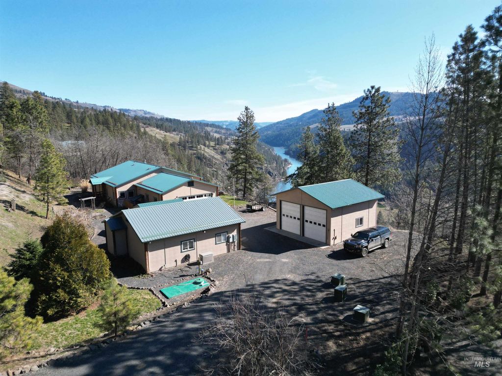 Photo of 809 River Pointe Lane, Lenore, ID 83541 (MLS # 98982553)