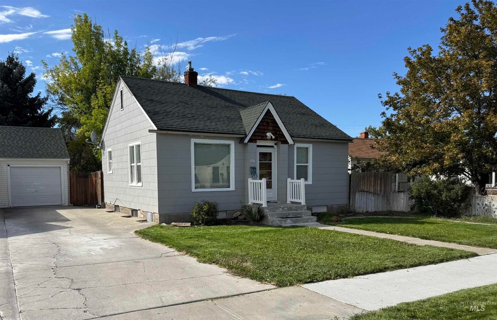 Photo of 267 Taylor St, Twin Falls, ID 83301 (MLS # 98962986)