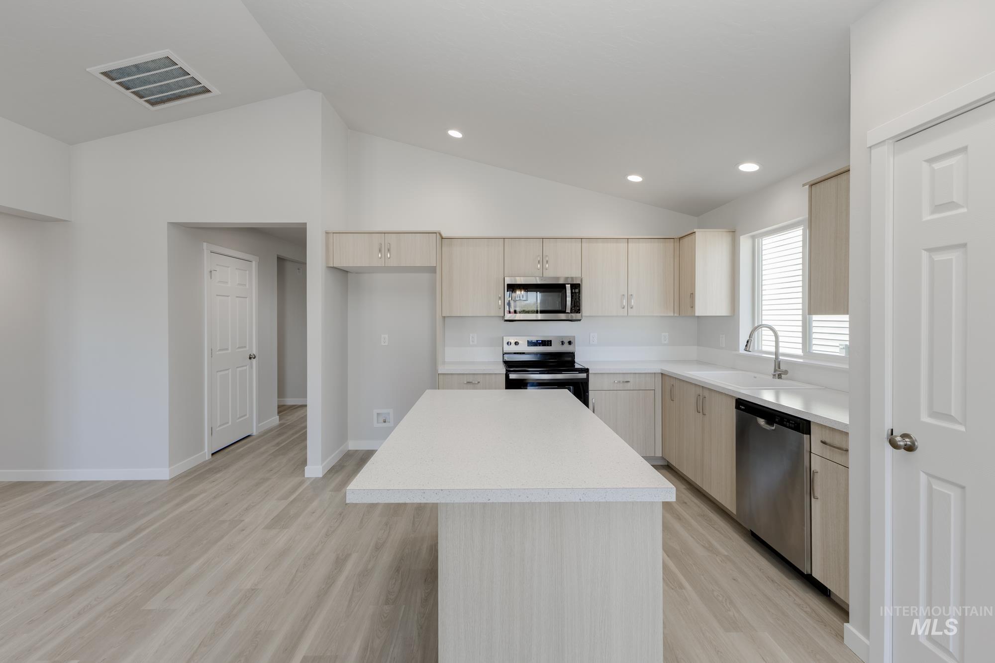 1497 Sunday River St