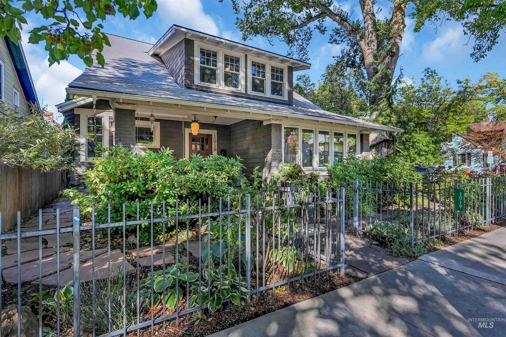 Photo of 1019 N 9th St, Boise, ID 83702 (MLS # 98978656)