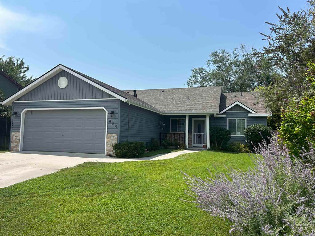 Photo of 825 S Bonneville Drive, Nampa, ID 83686 (MLS # 98995100)