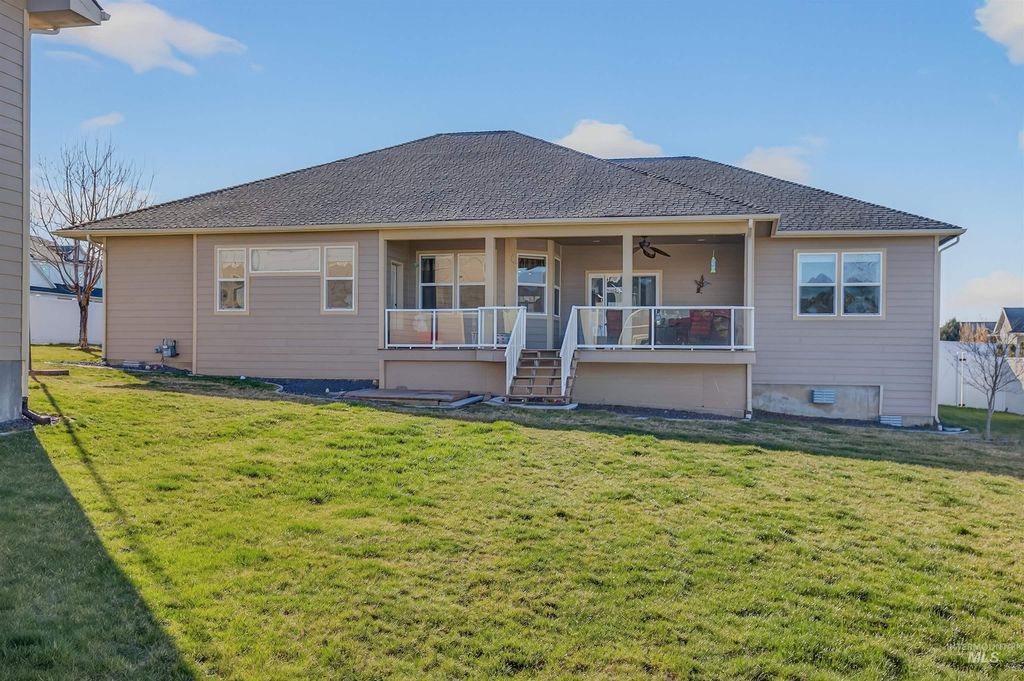 Photo of 2285 Pitchstone Drive, Clarkston, WA 99403 (MLS # 98976237)