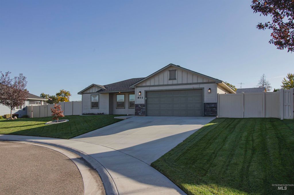 Photo of 802 N Summit Place, Payette, ID 83661 (MLS # 98965297)