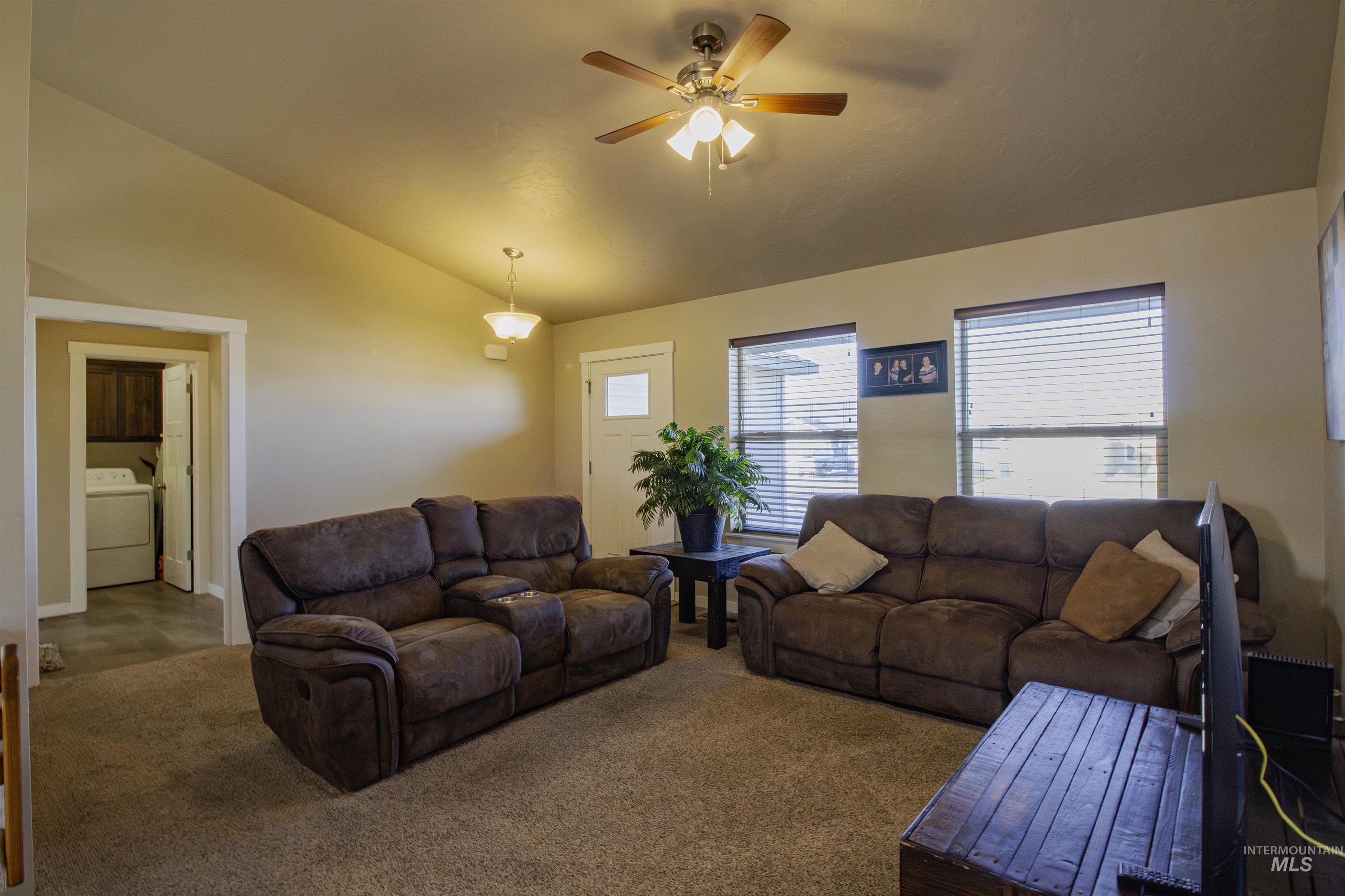 802 N Summit Place