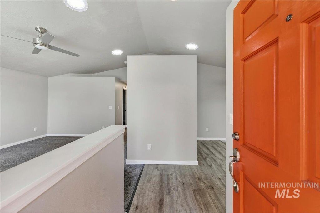 Photo of 1909 E Glenloch St, Meridian, ID 83646 (MLS # 98979212)