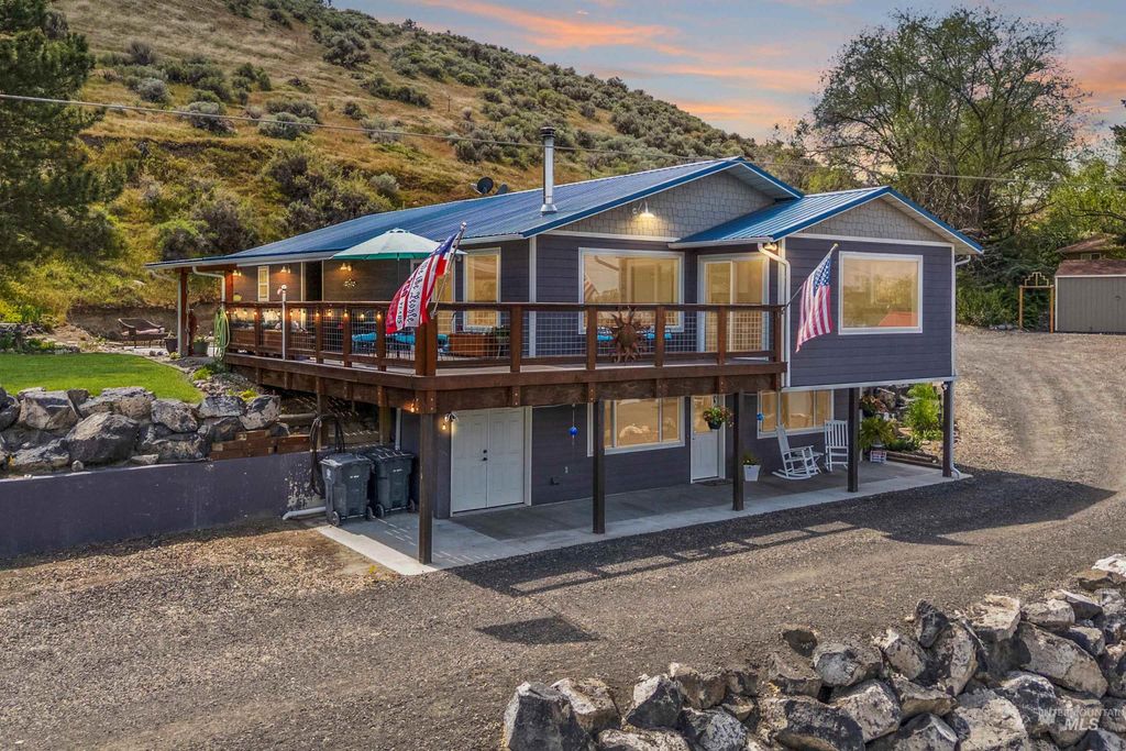 Photo of 11 Bell Rapids Rd, Hagerman, ID 83332 (MLS # 98984363)