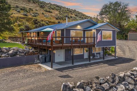 Photo of 11 Bell Rapids Rd, Hagerman, ID 83332 (MLS # 98984363)