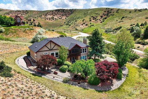 Photo of 16089 N Basin Way, Boise, ID 83714 (MLS # 98947900)