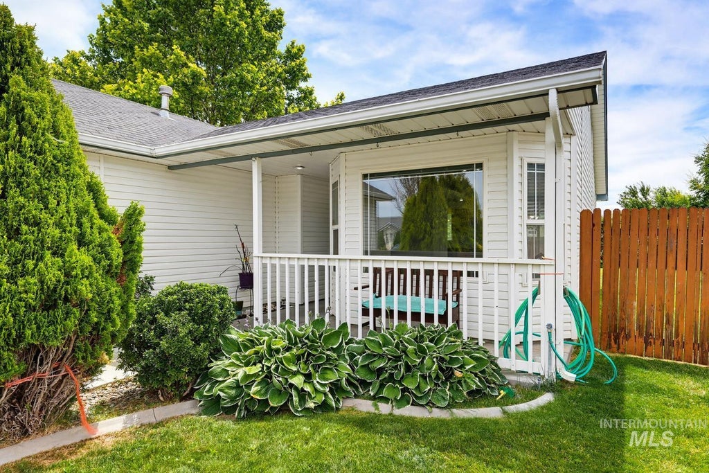 Photo of 2805 Swan Ave, Nampa, ID 83687 (MLS # 98993339)