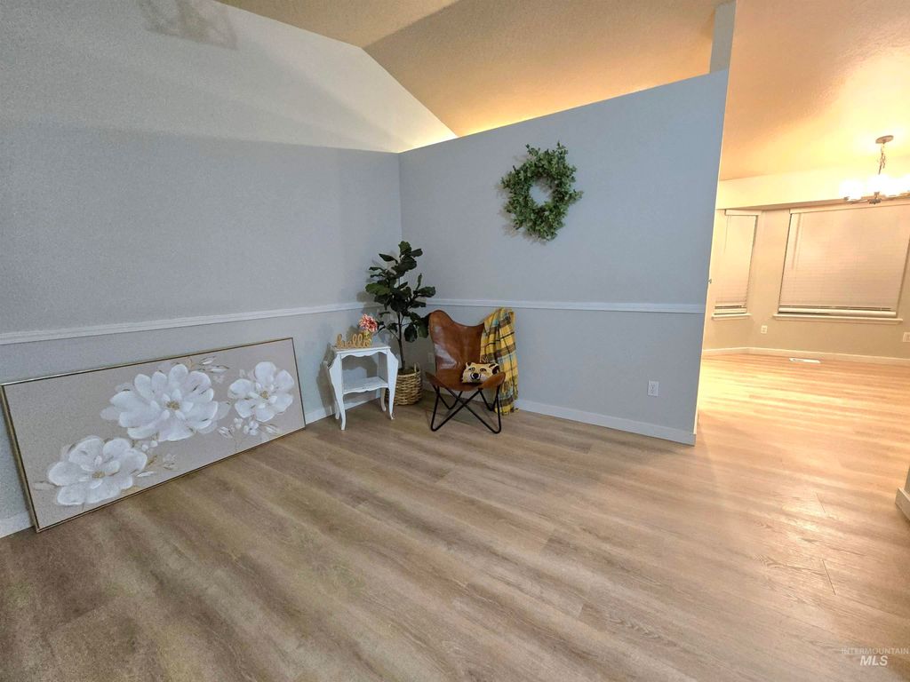 Photo of 1904 Tyler St, Nampa, ID 83686 (MLS # 98970124)