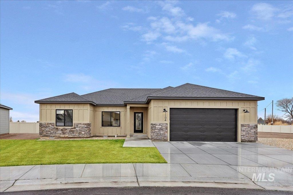 Photo of 1104 Bronze Dr, Rupert, ID 83350 (MLS # 98970398)