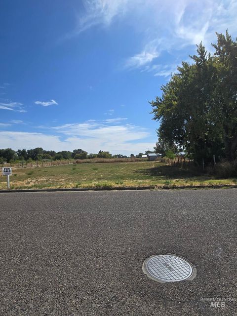 Photo of TBD W 7th S, Mountain Home, ID 83647 (MLS # 98962391)