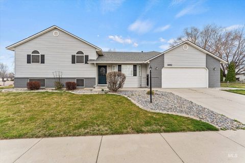 Photo of 3892 E Eisenhower Dr, Meridian, ID 83642 (MLS # 98978112)