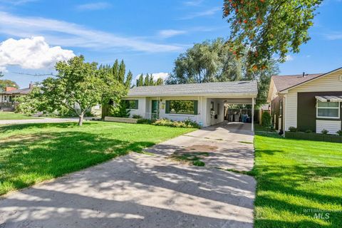 122 N Canyon St Nampa ID 83651