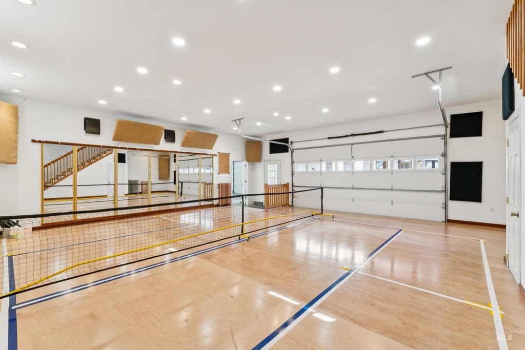 Photo of 4401 W Castlebar Drive, Boise, ID 83703 (MLS # 98978829)