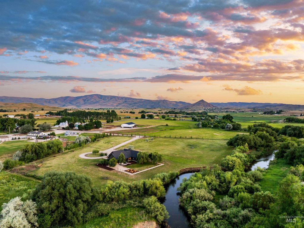 Photo of 7241 Sweet Ola Hwy, Sweet, ID 83670 (MLS # 98970655)