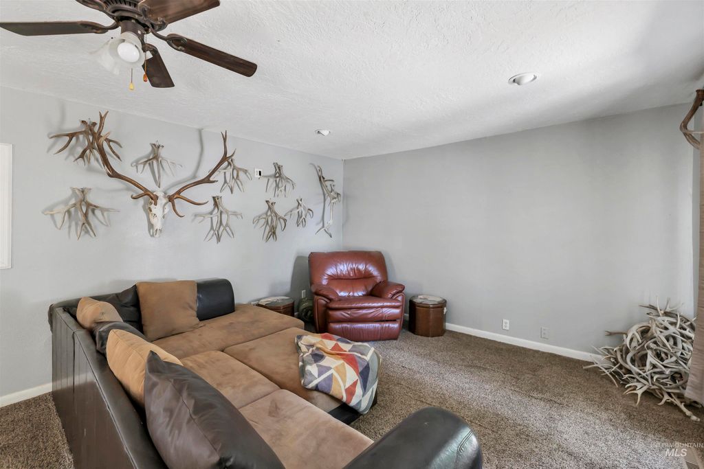 Photo of 434 Park Street S, Hazelton, ID 83335 (MLS # 98955085)