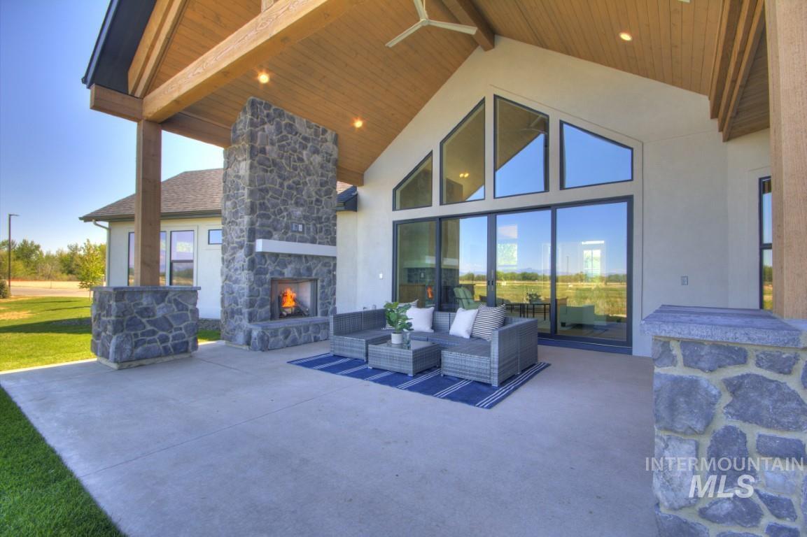 555 Century Ave