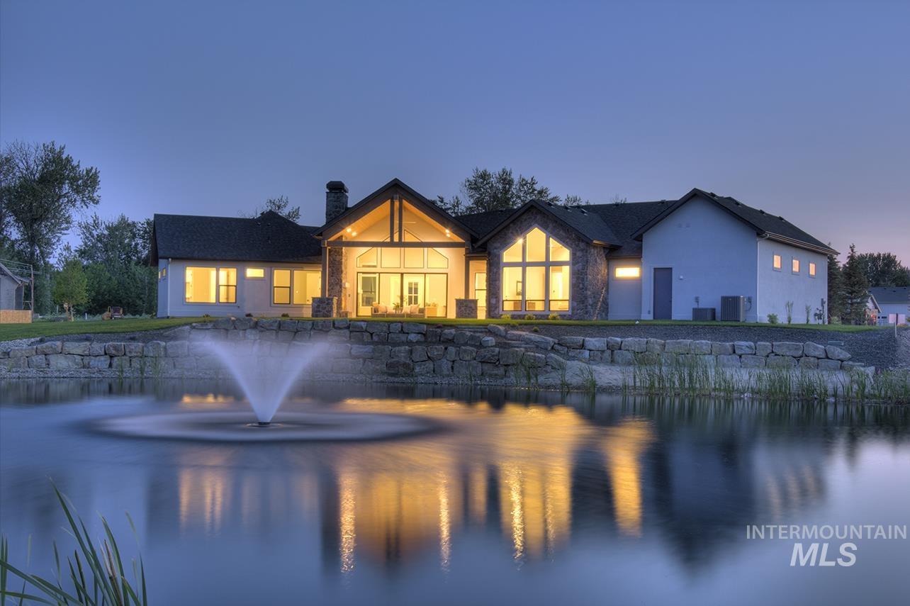 555 Century Ave