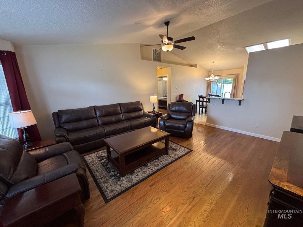 Photo of 912 W Georgia Ave, Nampa, ID 83686 (MLS # 98983315)