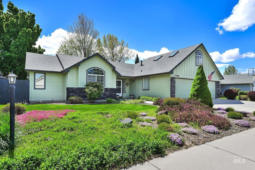 Photo of 11869 W Rader Drive, Boise, ID 83713 (MLS # 98984404)