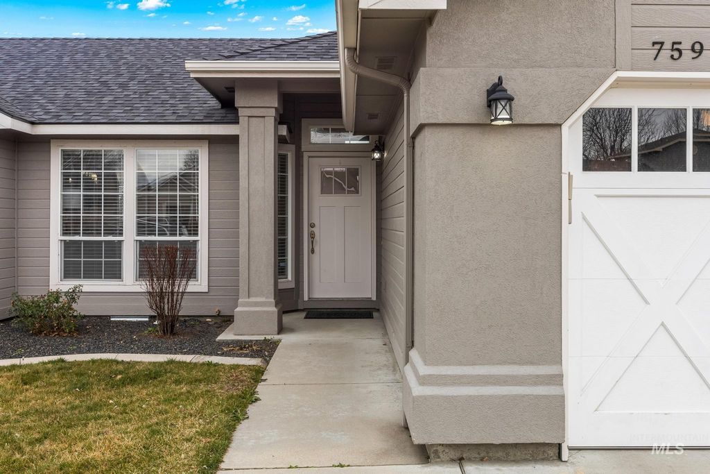 Photo of 7597 N Dodgin Ave, Boise, ID 83714 (MLS # 98977268)