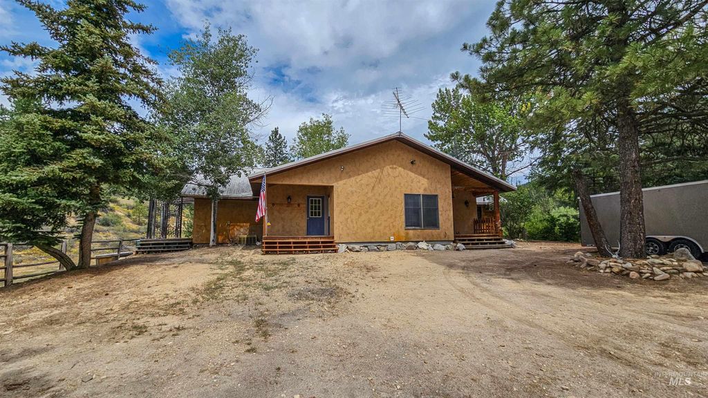 Photo of 3382 Hwy 21, Boise, ID 83716 (MLS # 98955285)