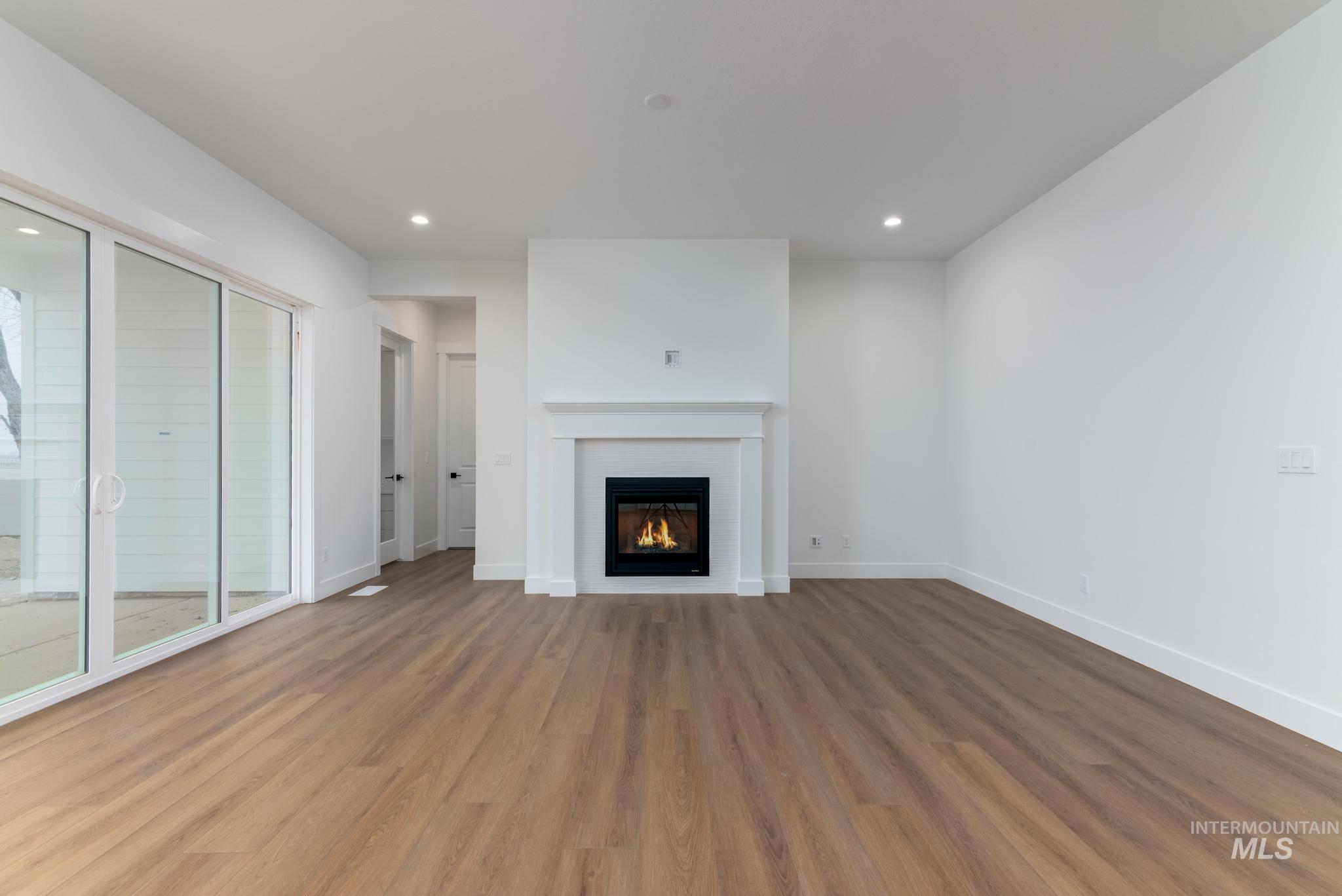 5174 W River Oaks Dr