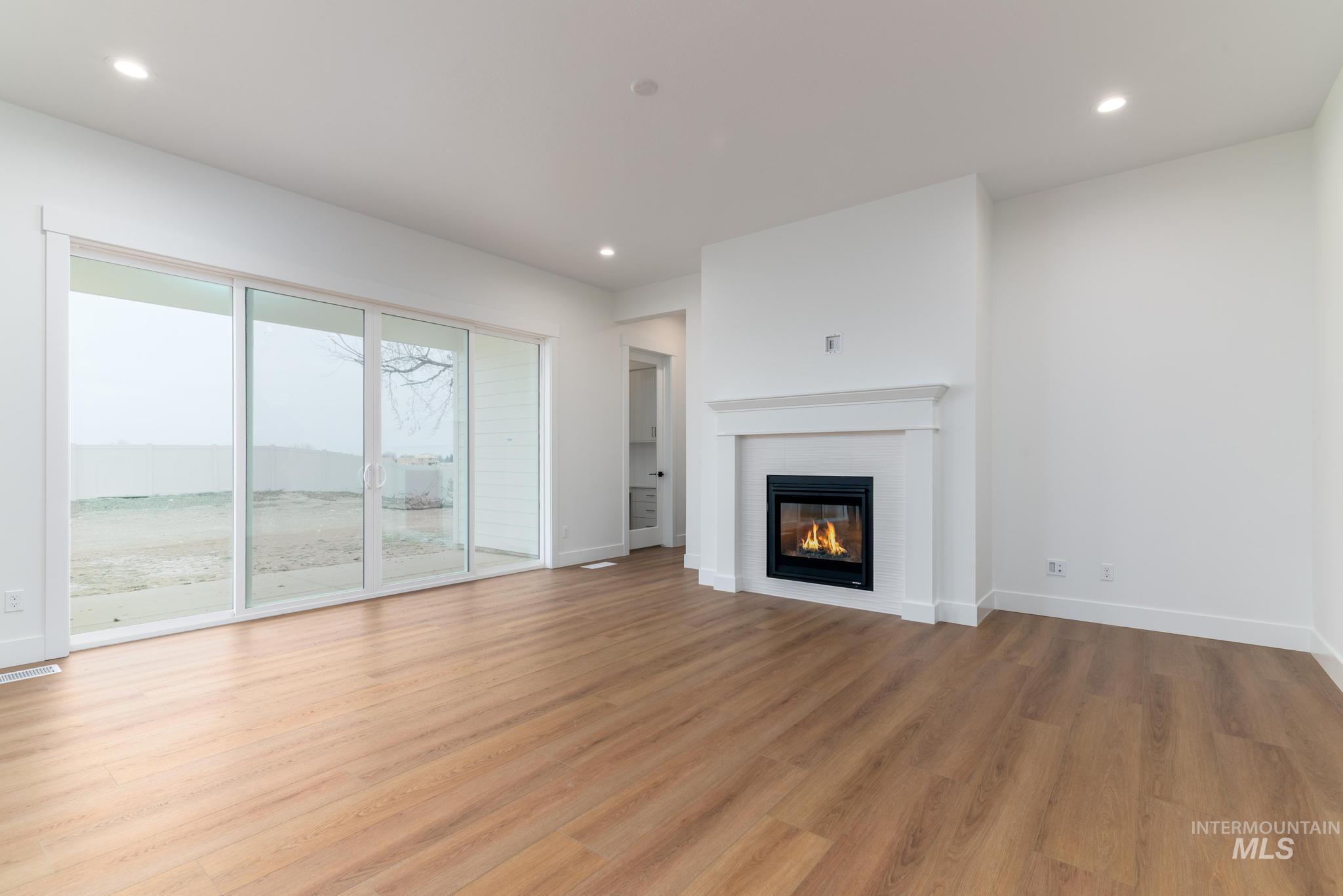 5174 W River Oaks Dr