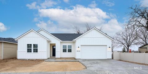 Photo of 5174 W River Oaks Dr, Meridian, ID 83646 (MLS # 98974051)