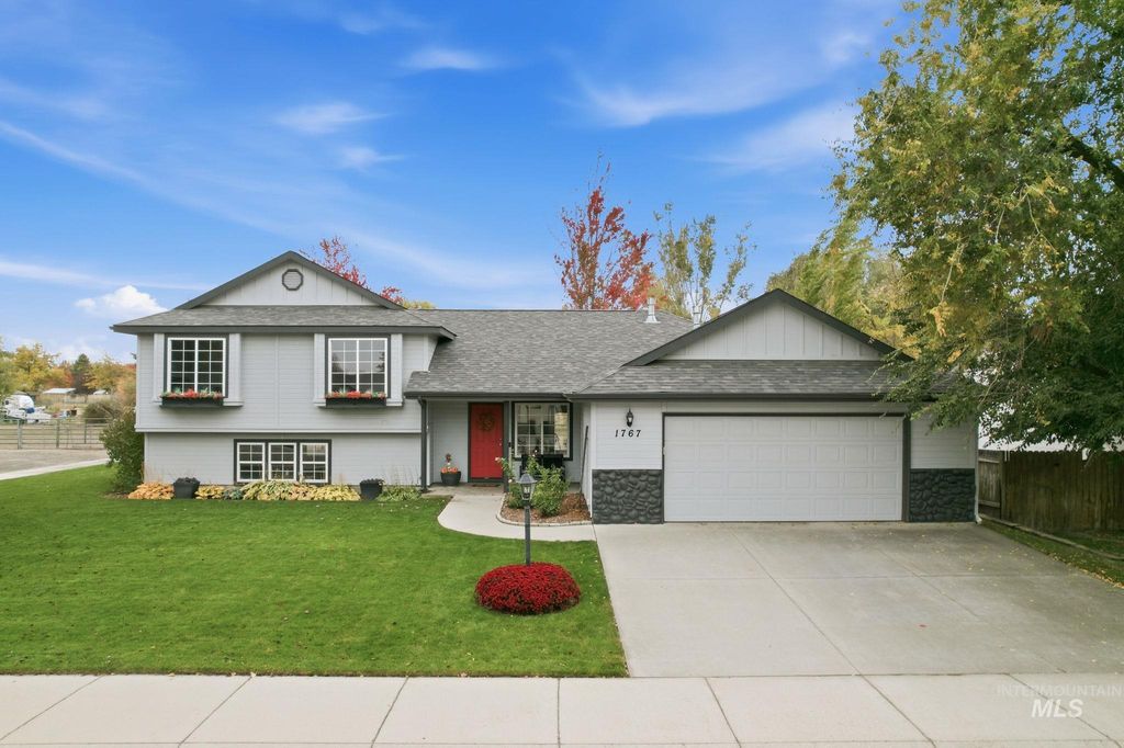 Photo of 1767 W Merganzer West Dr, Meridian, ID 83642 (MLS # 98966182)