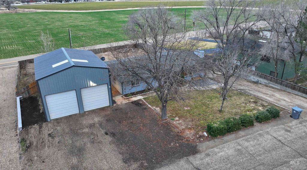 Photo of 526 Ridge Dr, Nampa, ID 83686 (MLS # 98970073)