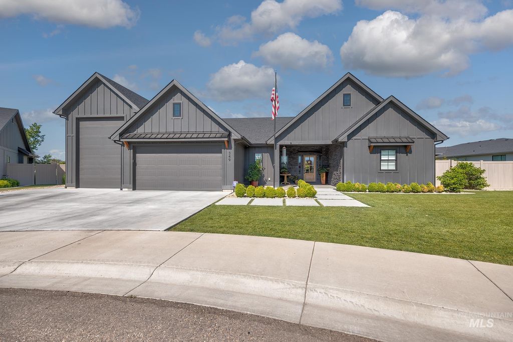 Photo of 349 Lodgepole Ct, Fruitland, ID 83619 (MLS # 98987425)