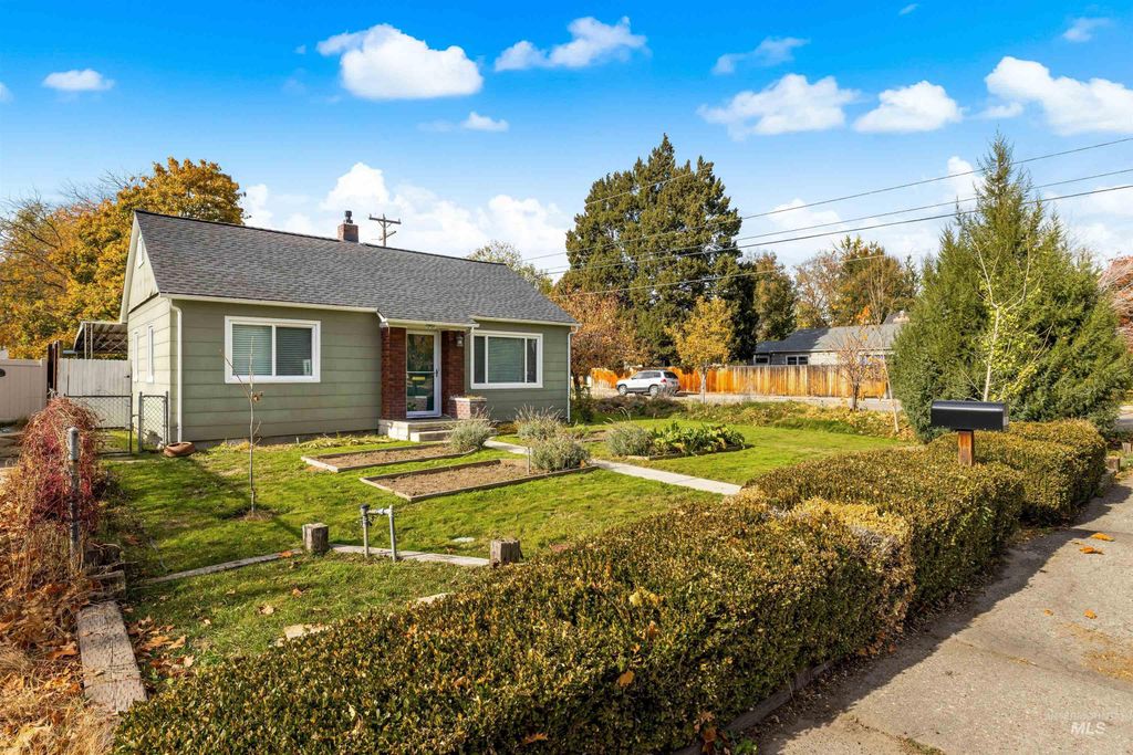 Photo of 1701 S Leadville Ave, Boise, ID 83706 (MLS # 98972769)