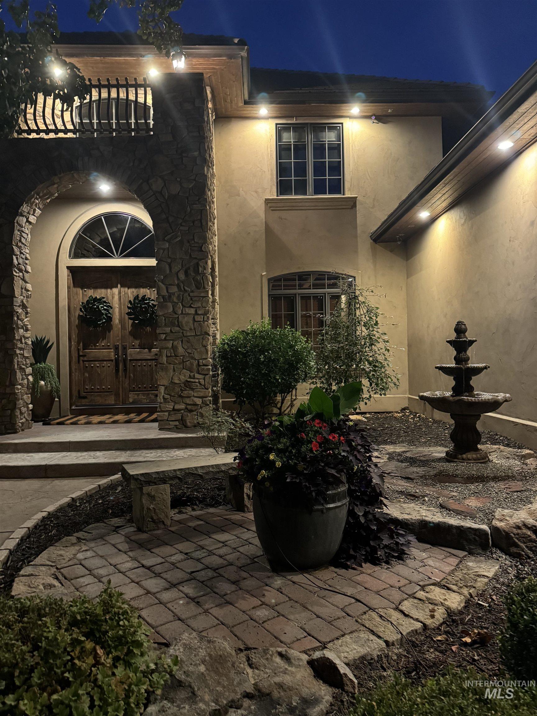 480 E Laguna Shore Lane