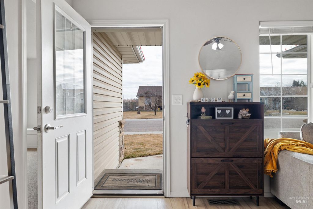 Photo of 1240 Lupine Lane, Kimberly, ID 83341 (MLS # 98977317)