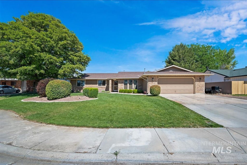 Photo of 82 S. Heather DR, Nampa, ID 83651 (MLS # 98993395)