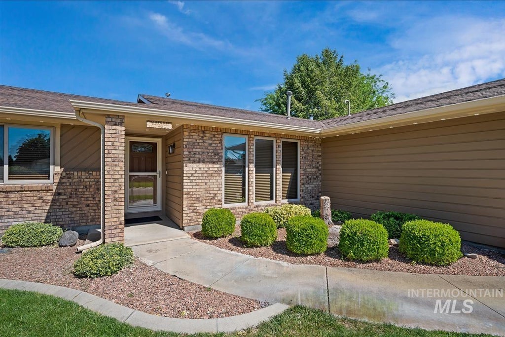 Photo of 82 S. Heather DR, Nampa, ID 83651 (MLS # 98993395)