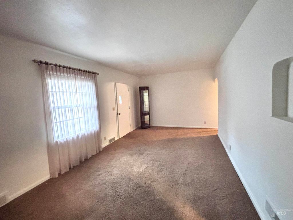 Photo of 1719 Burton Ave, Burley, ID 83318 (MLS # 98965868)